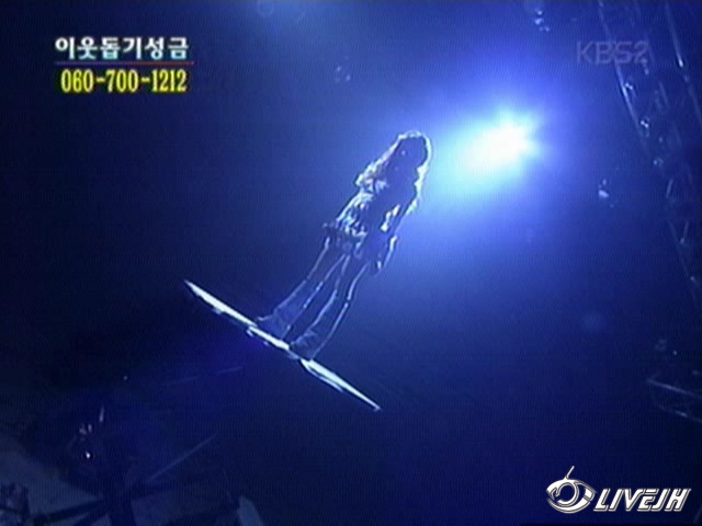 [2002.12.05] ﰢ (KBS Music Bank).avi_20201002_160004.825.jpg