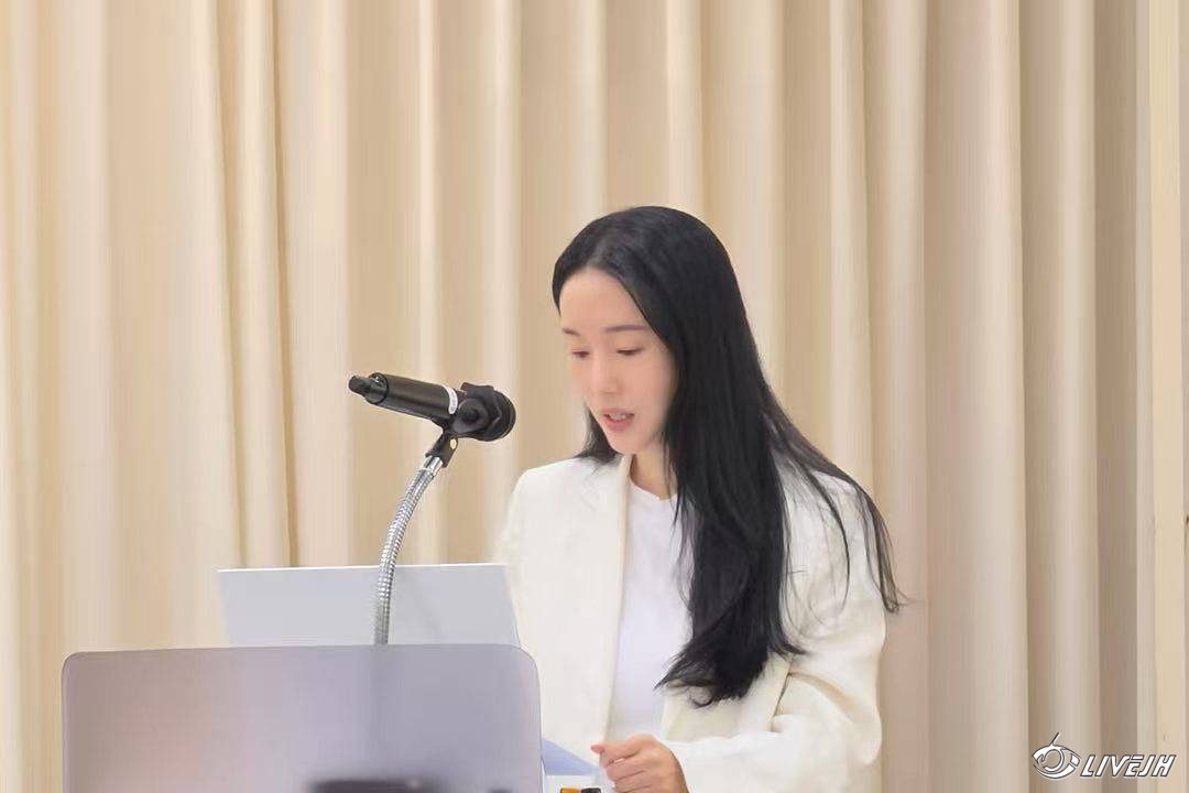 155519yl9hc2l9522fjjew.jpg