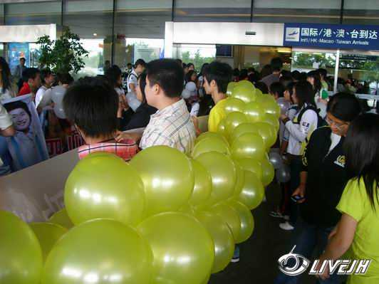 ����İ׷��ܶ�`�������Ǻ�����������`��Ϊ����PARAN��һ����˾`