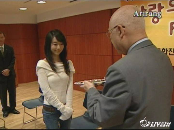 CF 2004��9��25�������Ͳμ����͵��ԵĻ[(000687)13-21-11].JPG