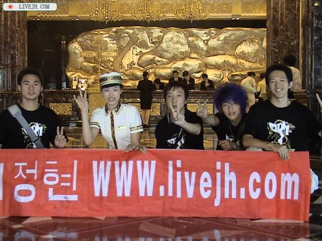 ����Ǻ�JJһ������ķ���Ա��ͬʱҲ�ǳ���л���������İ����������ǿ��Եõ�JJ��ǩ���кܴ����ϵ��